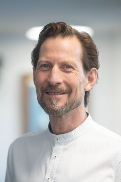 Thomas Lee