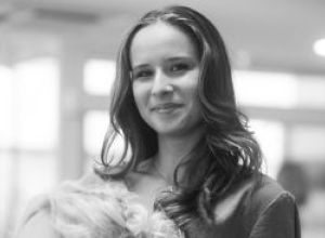 Xenia Brand Bei Der Arbeit 2025